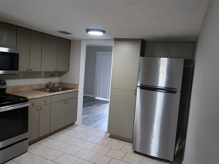 Janie B Apartments — Photo 20