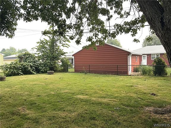 3rd image of 147 N Ellwood Ave