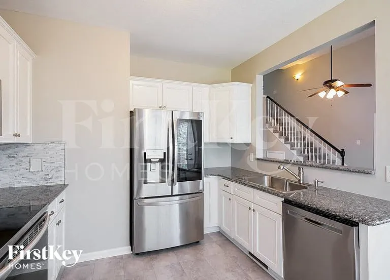 1237 Fossil Dr — Photo 5