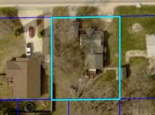 2498 River Rd, Decorah, IA 52101