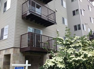 321 E Thomas St APT 503, Seattle, WA 98102