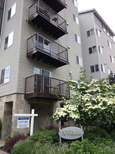 321 E Thomas St APT 201, Seattle, WA, 98102