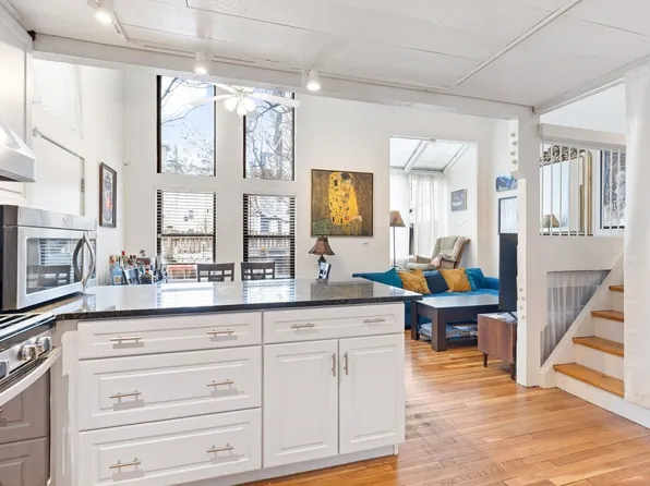 42 Valentine St, Cambridge, MA 02139