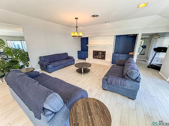 3rd image of 1002 N Jicarilla St