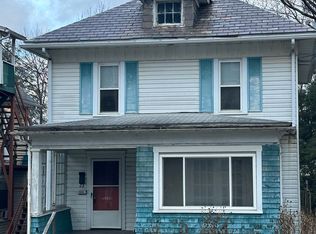 631 S Center St, Grove City, PA 16127