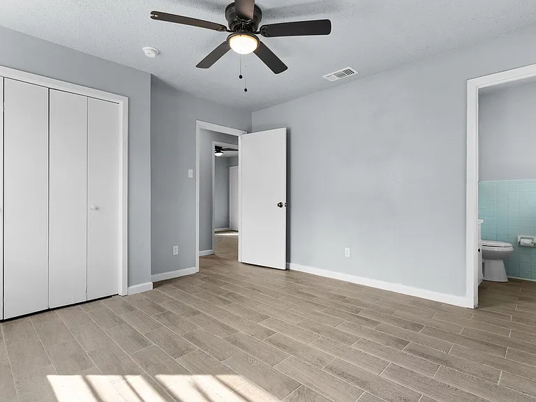1405 Hillside St — Photo 13