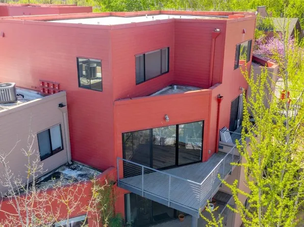 820 NW Naito Pkwy APT G11, Portland, OR 97209