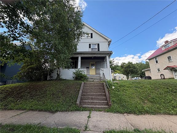 3rd image of 1425 Philadelphia St