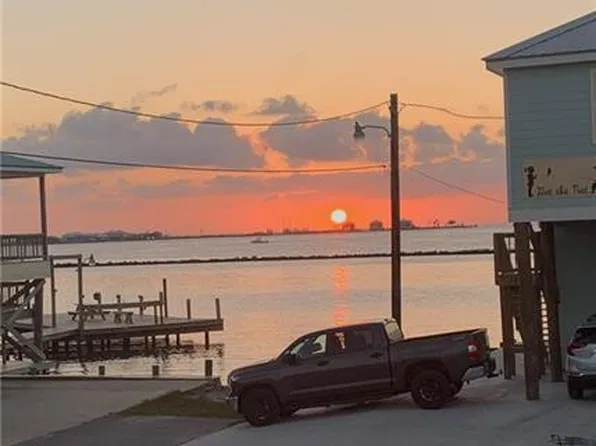 138 Verley Ln, Grand Isle, LA 70358