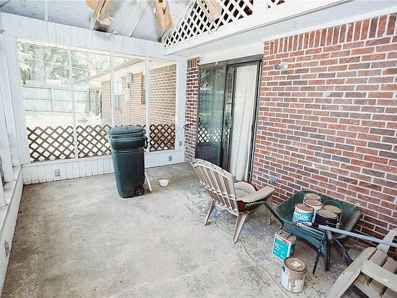 5th image of 913 Longview Dr