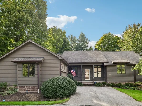 404 Fairway Vw, Chagrin Falls, OH 44023
