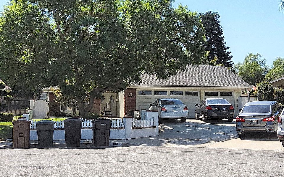1st image of 300 N Lakedale Dr
