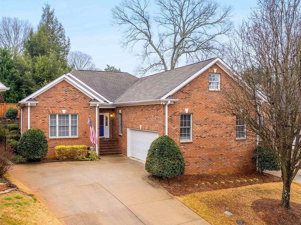 1st image of 220 Redspire Dr