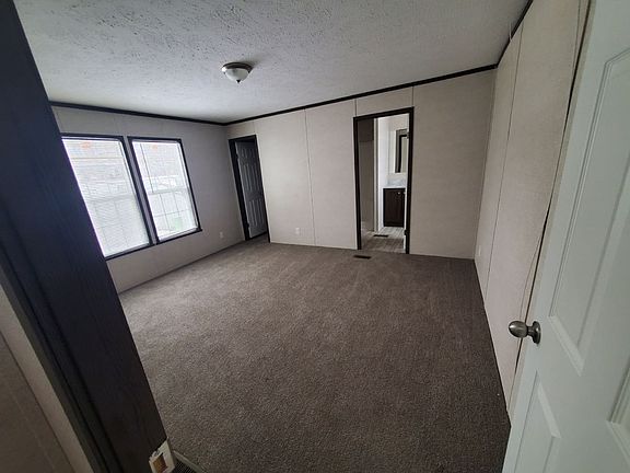 5th image of 10 Ontario Ln