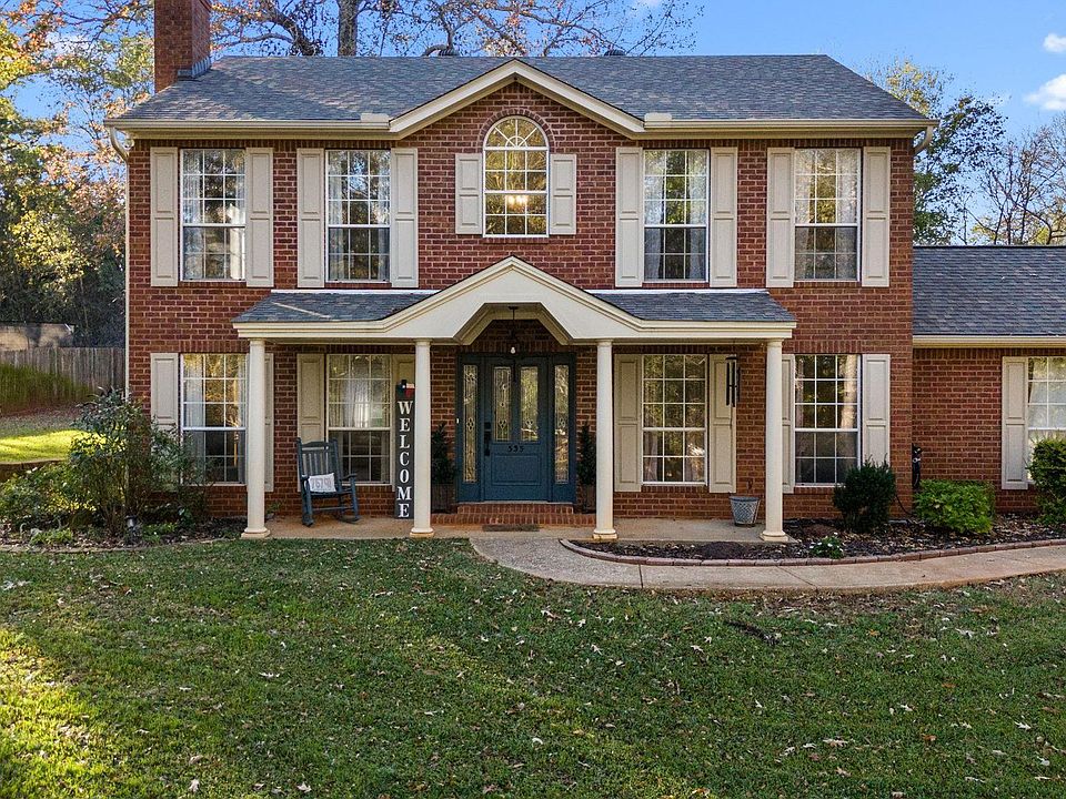 1st image of 335 Royal Cir
