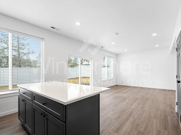 12805 N Jaydee Ln — Photo 11