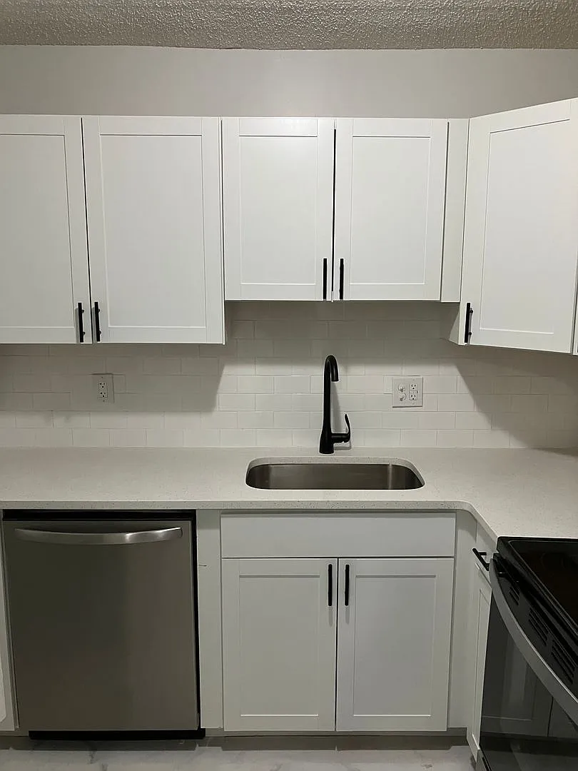 fully renovated two bedroom one bath — Photo 4