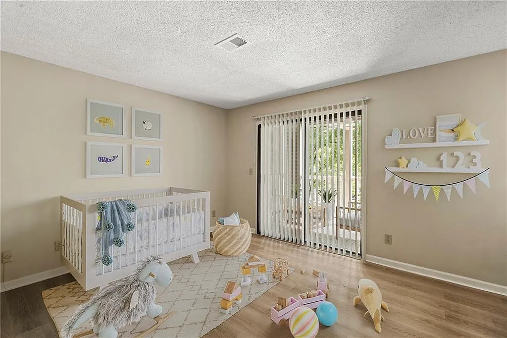 2 bed, 2.0 bath, 823 sqft, $2,000 — Photo 3