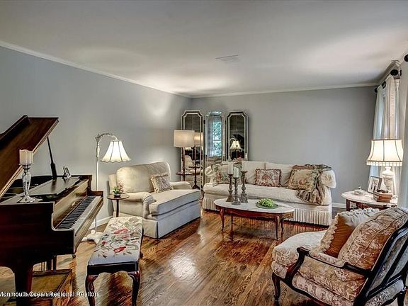 5th image of 708 Woodchuck Ln