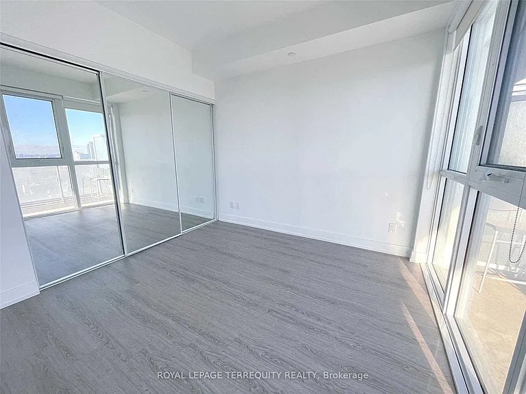 7 Grenville St #3409 — Photo 12