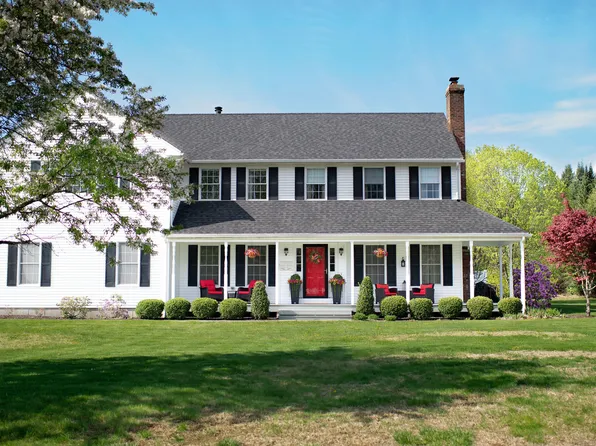 16 Fairgrounds Road, Woodbury, CT 06798