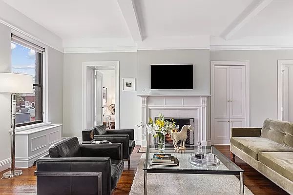 1st image of 129 E 82nd St #5B