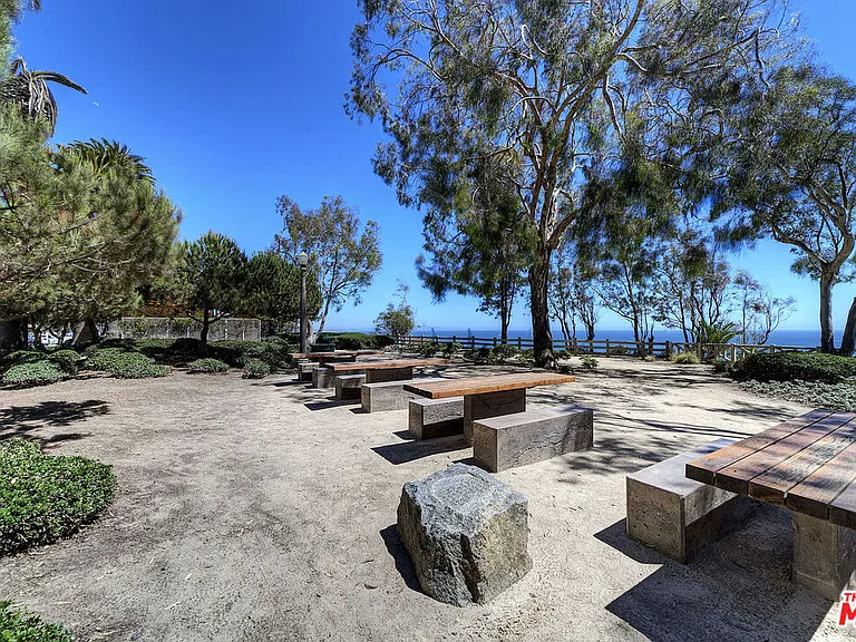 201 Ocean Ave #909B — Photo 36