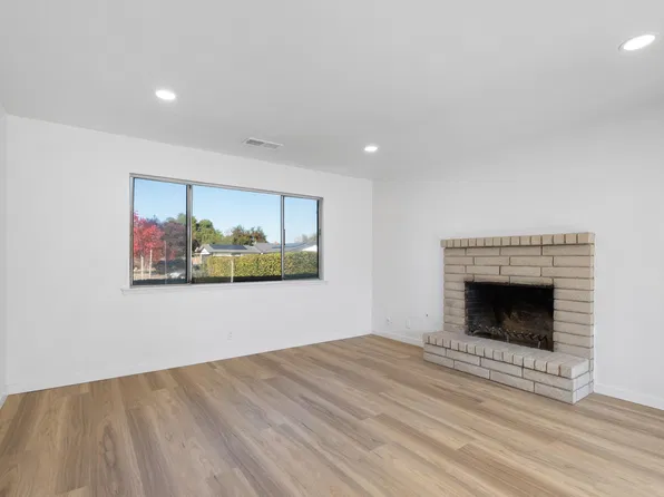 221 E Modoc Avenue N, Visalia, CA 93291
