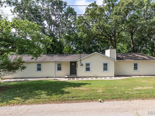 1052 Prospect Dr, Imperial, MO 63052