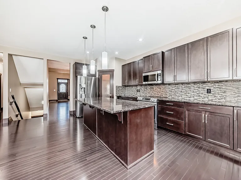 3015 Winspear Cmn SW — Photo 55