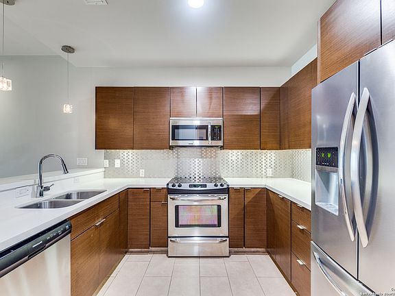 4th image of 17902 LA CANTERA PKWY #512