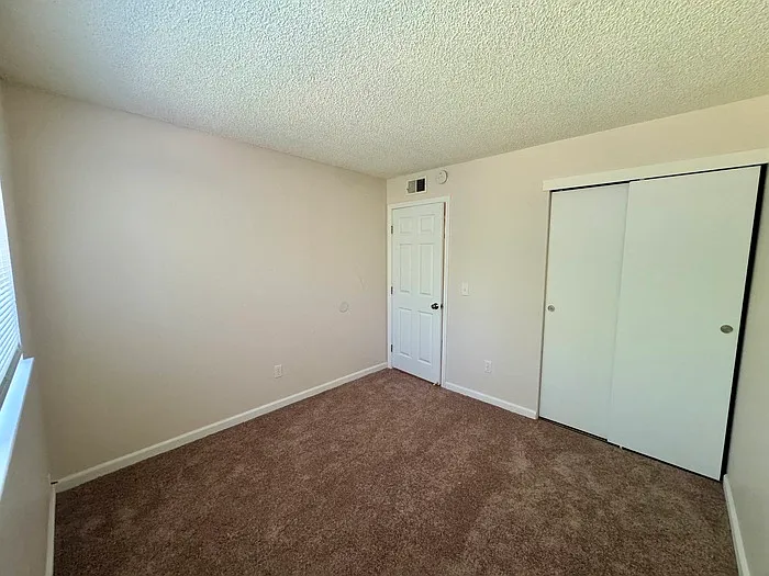 5943 Moss Creek Cir — Photo 14