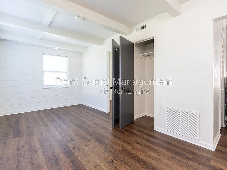 1341 W Dora St #1341
