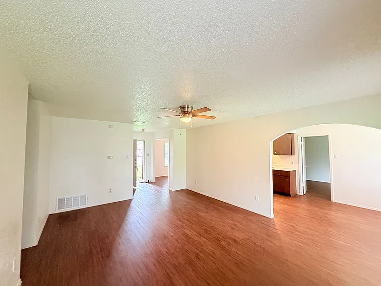 10904 Meadgreen Ct — Photo 6