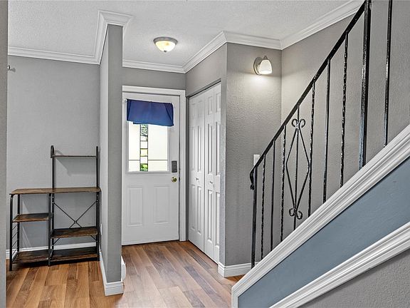 4th image of 855 Howard Ave #6