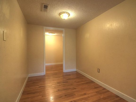 5th image of 207 McWhorter St