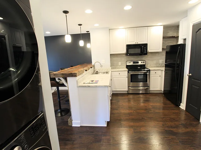 1340F Hunters Rd — Photo 32