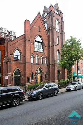 Rented by EXR | media 22