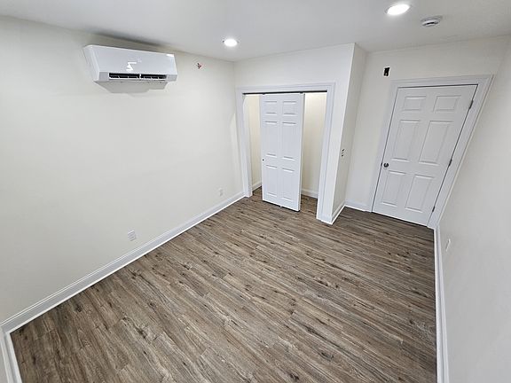 4th image of 406 Main St #2