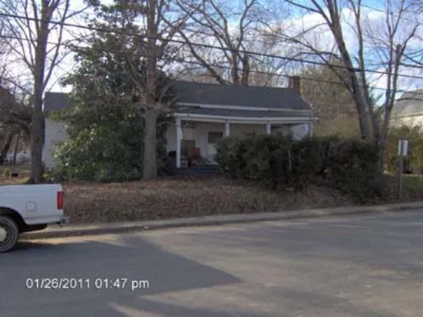 50 Maple Ave, Halifax, VA 24558
