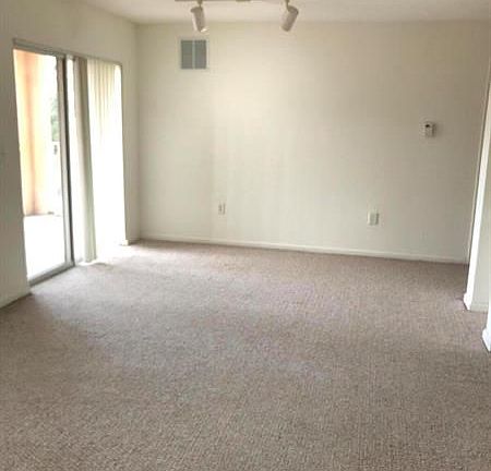 4th image of 131 SW Palm Dr APT 203
