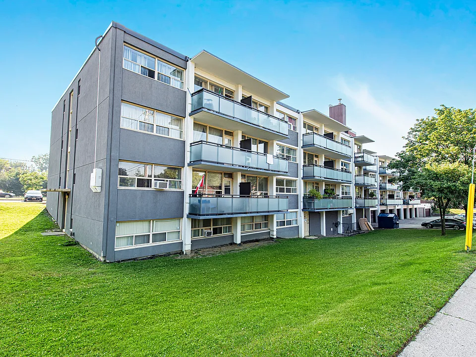 4750 Bathurst St