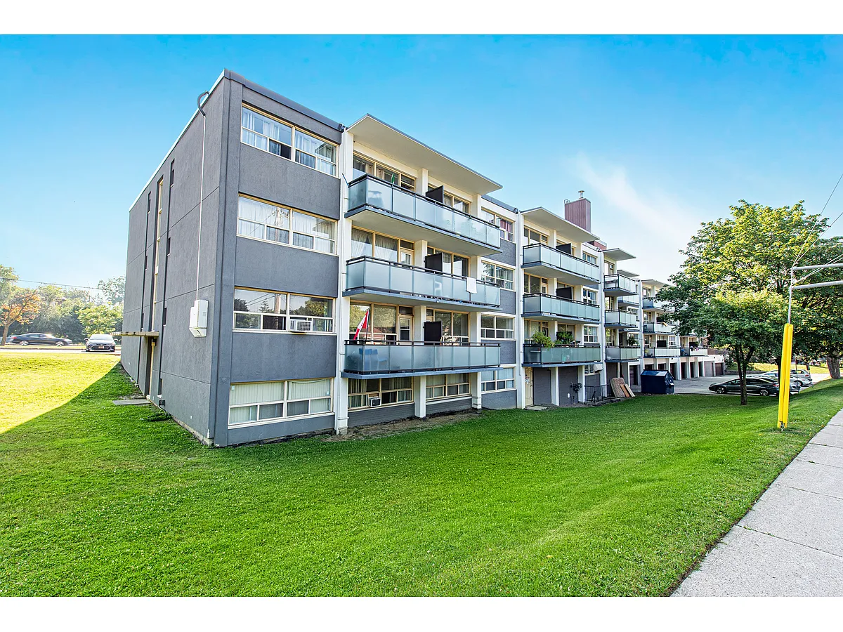 4750 Bathurst St #Studio photo 1