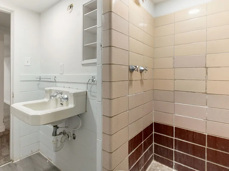 2625 Gunnison St — Photo 17
