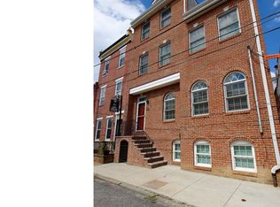 927 Ernest St, Philadelphia, PA 19147
