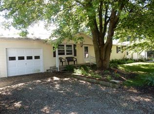 11 Simons Ave APT A, Fredericktown, OH 43019