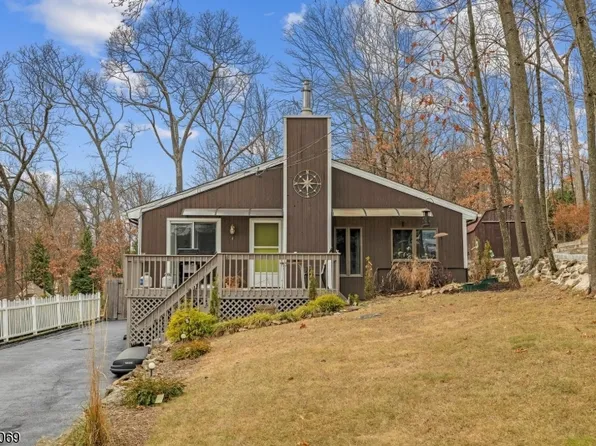 4 Musconetcong Ave, Hopatcong Boro, NJ 07843