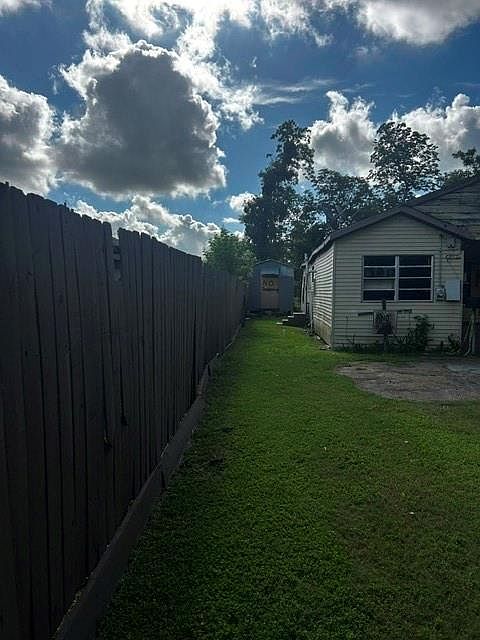 2nd image of 7214 Schuller Rd