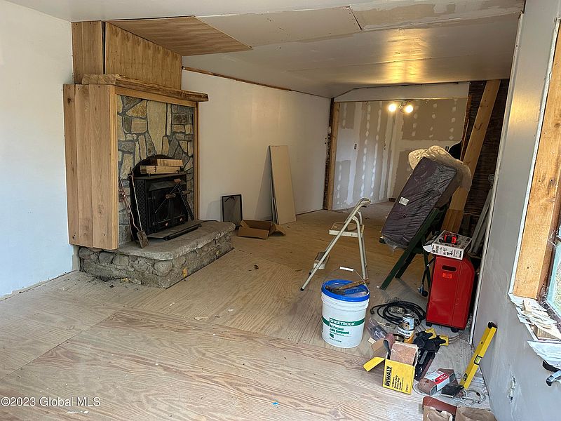 2nd image of 971 Steele Road