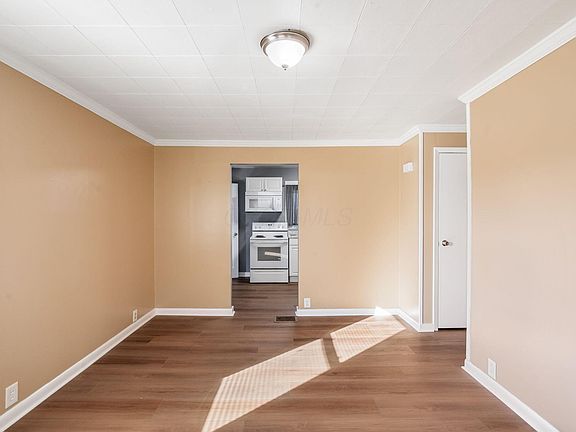 3rd image of 131 Brown Ave